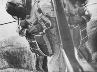 Smokejumper leaving the plane.
