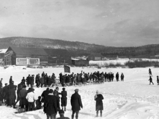 Arthur Walden, of Wonalancet, NH,  winner of the inaugural 120-mile International Dog Race
